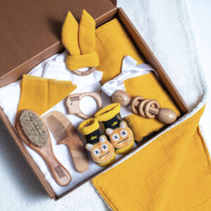 KitMik Newborn Baby Premium Gift Set (17 Pcs), Essential Double Layer Crinkled Clothing Gift Kit For Infants Of 0-1 Years, Swaddles,Blanket,Hooded Towel,Teether,Neem wood hair brush and comb,Rattle,Bibs,Washcloths,Socks,Gift for Baby Showers, Birth Announcements, or Newborn Gifts| Giftset | 0-1 Year | Babygift (Mustard)